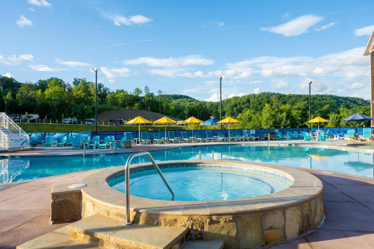 The Lodge At Camp Margaritaville Pigeon Forge Exterior foto
