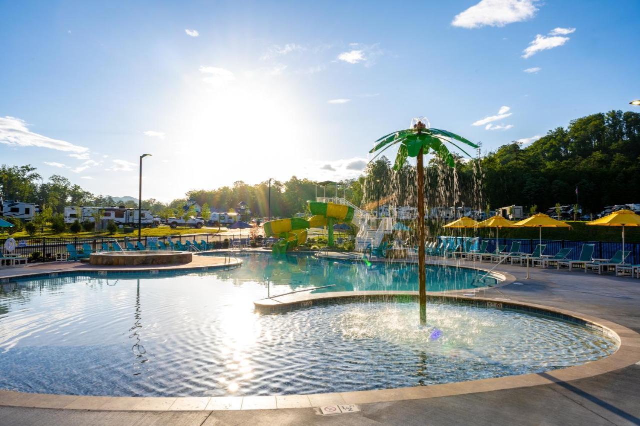 The Lodge At Camp Margaritaville Pigeon Forge Exterior foto